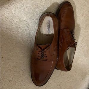 size 10.5 chocolate men’s shoe